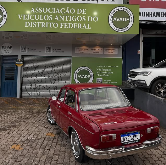 Vistoria técnica de veículo antigo pela AVADF
